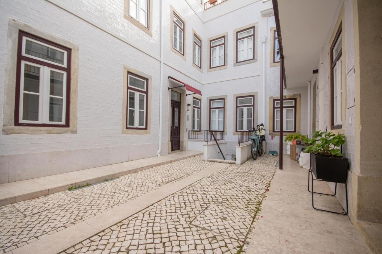 Charming Apartment In Private Condominium At Graca Lisboa Eksteriør billede